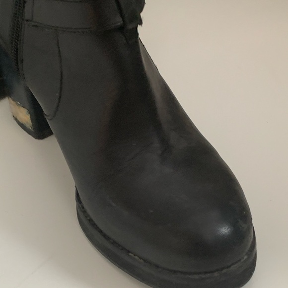 Topshop Black Leather Heeled Ankle Boots With Gold - Picture 9 of 16